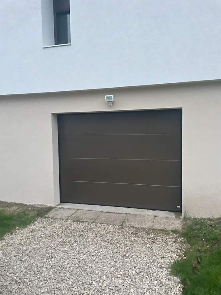 Mise en place de porte de garage Saint-Dizier