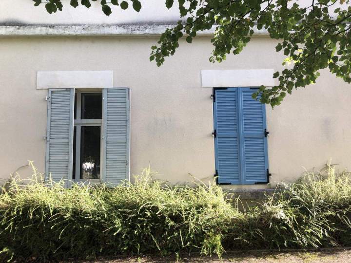 Installation de volets et stores pour votre habitat.